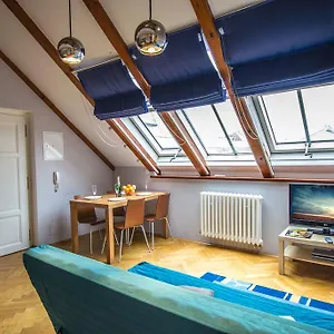 https://ruterra-red-roofs-view-with-garage.praguehotelsweb.com