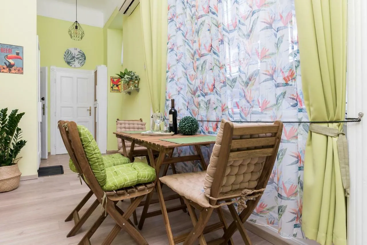 Jungle Design Apartment Budapest