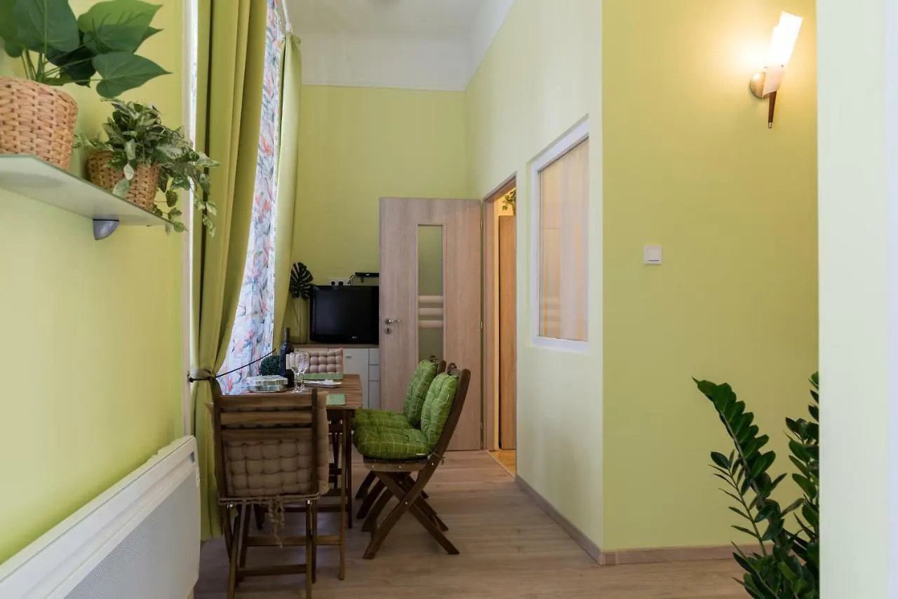 Jungle Design Apartment Budapest 0*,  Hungary